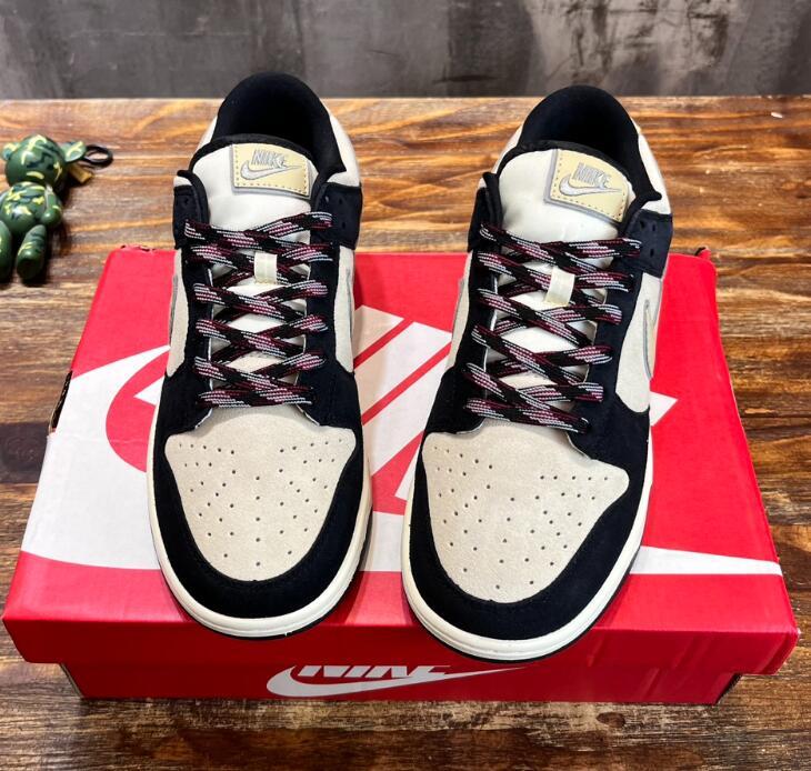 SAMC - NKE Shoes - 656