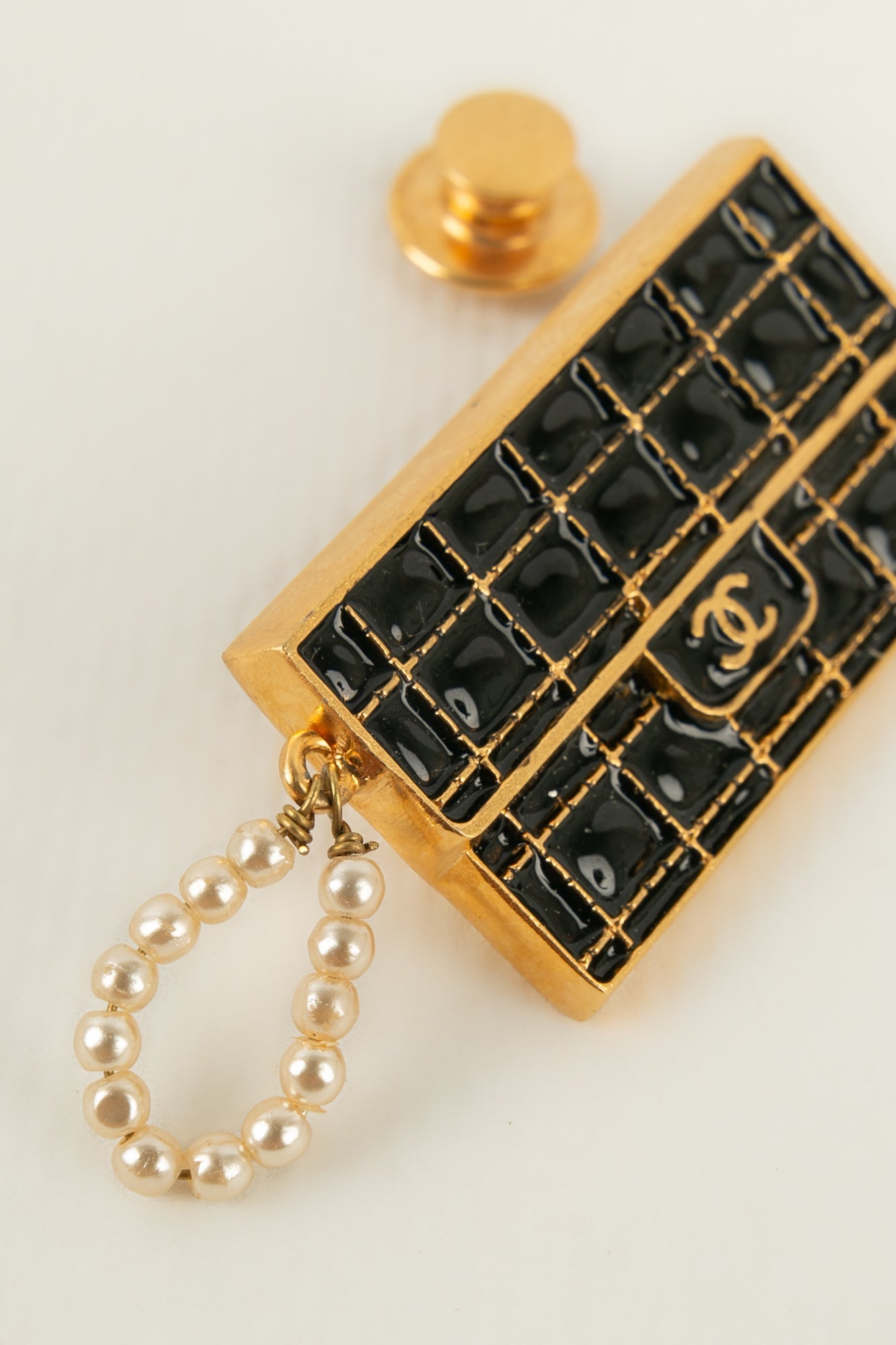 Broche / Pins "sac ÃƒÆ’Ã‚Â  main" Chanel 2002