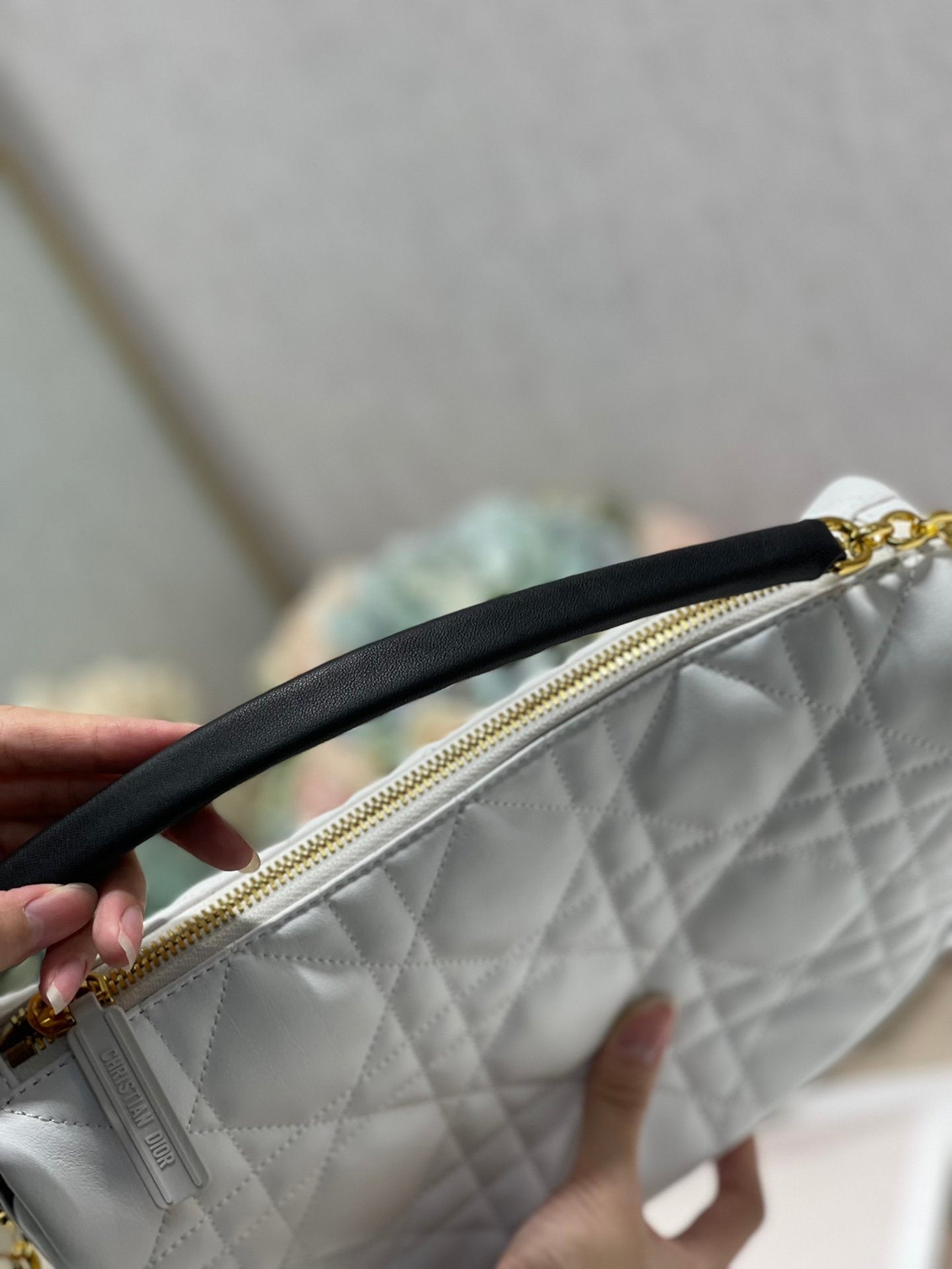 GLAMI MeGLAMIum Vibe Hobo Bag White Cannage, White Handbags, Crossbody Bags, 30cm CD M7201ONOA_M879