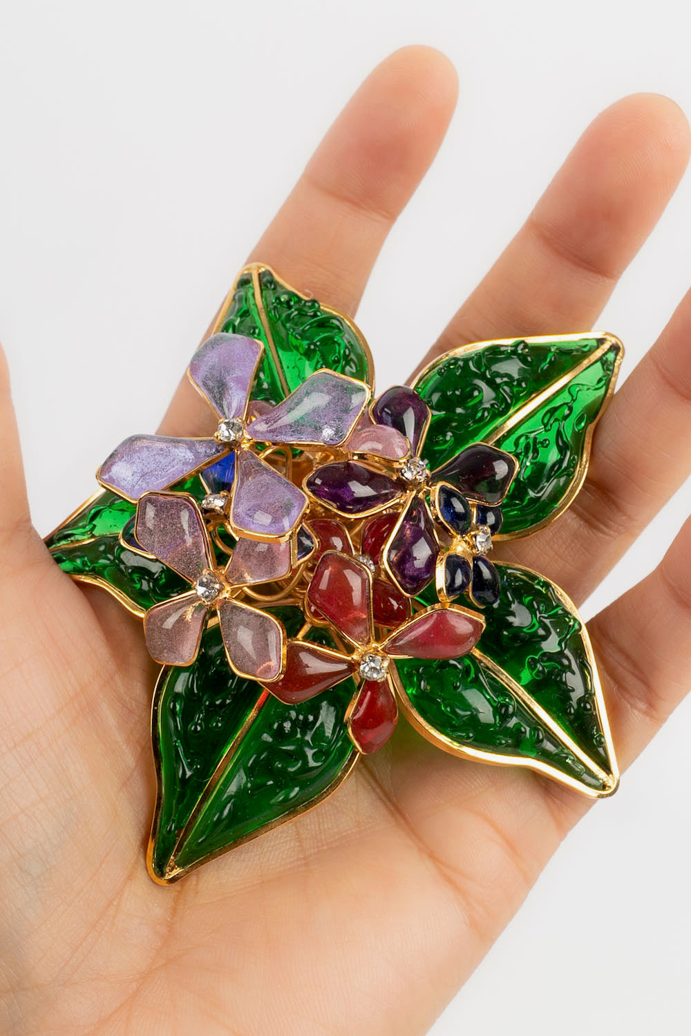 Broche Augustine