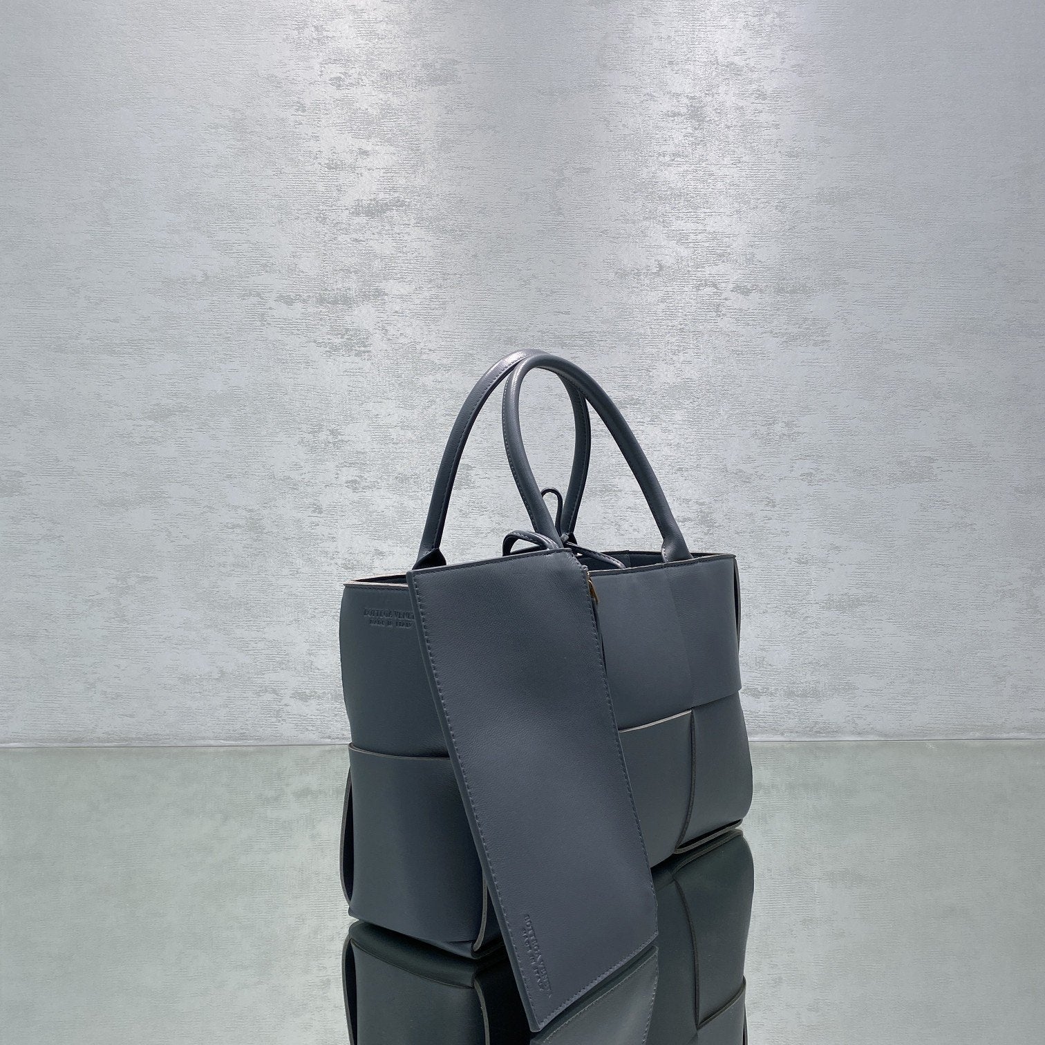 GLAMI Small Arco Tote Bag Gray, For Women, Bags 14.2in/36cm