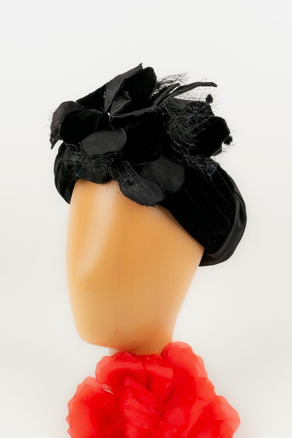 Chapeau / bibi en velours TÃƒÆ’Ã‚Âªte ÃƒÆ’Ã‚Â  TÃƒÆ’Ã‚Âªte