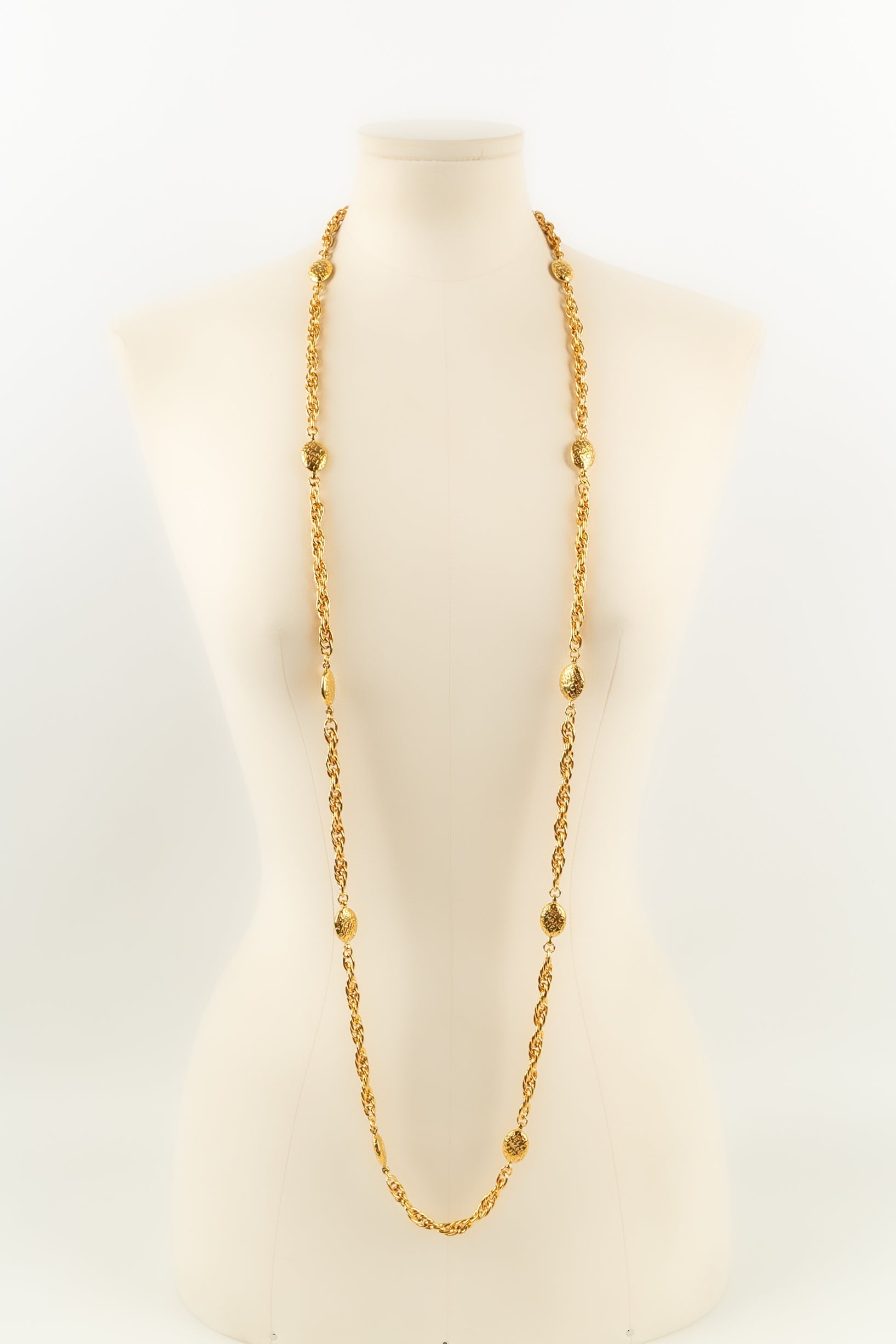 Collier / sautoir en mÃƒÆ’Ã‚Â©tal dorÃƒÆ’Ã‚Â© Chanel