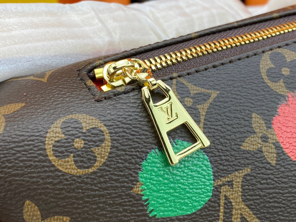 EN - Luxury Bags LUV 830