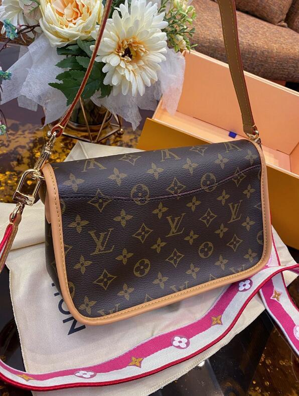 SAMC - LOV Bags - 1610
