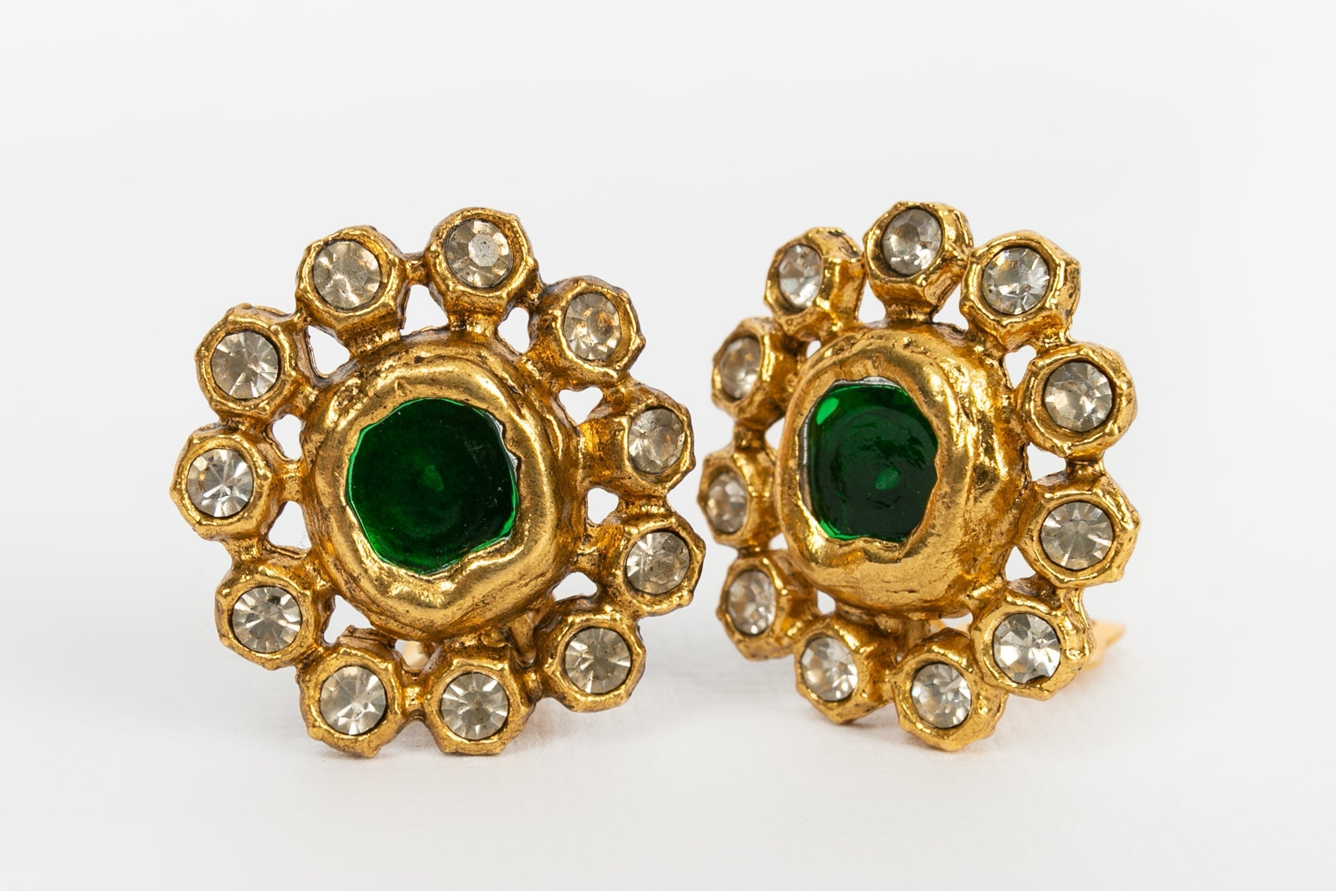 Boucles d'oreilles baroque Chanel