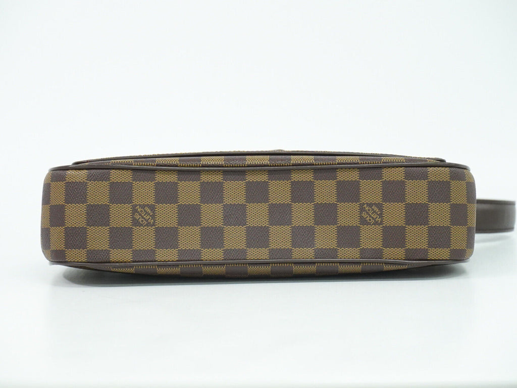 Louis Vuitton Aubagne  Leather Shoulder Bag