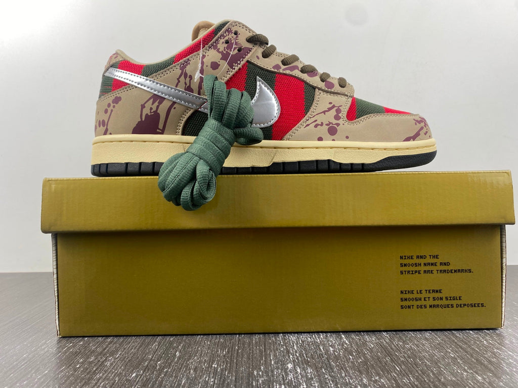 Designer SB Dunk Low Ã¢â‚¬Å“Freddy KruegerÃ¢â‚¬Â