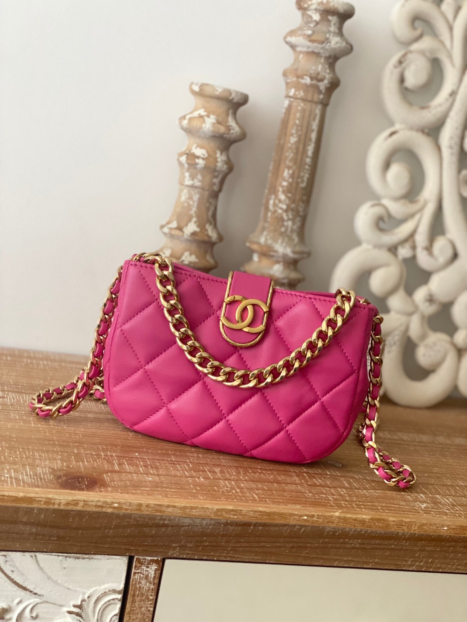 CHLSmall Hobo Bag Gold Hardware PiNike For Women, Women’s Handbags, Shoulder Bags 7.5in/19cm
