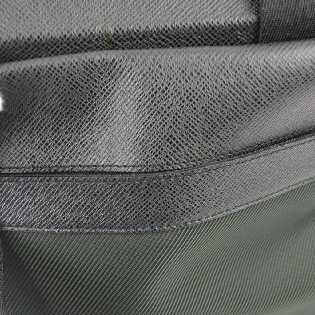 Louis Vuitton 2003 Black Taiga Beluga Shoulder Bag M30912