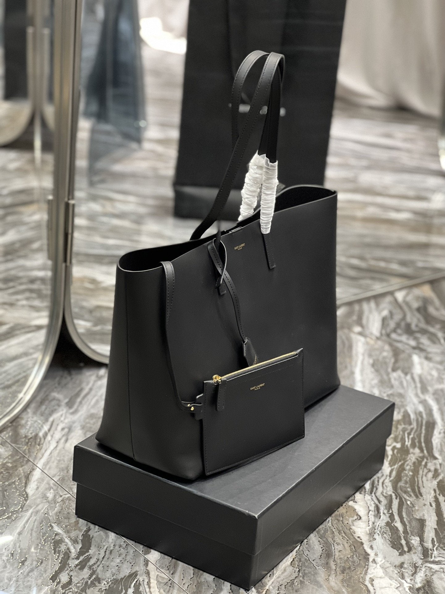 GLAMI Shopping E/W Tote Bag Black With Gold Hardware For Women 14.5in/38cm YSL 600281CSV0J1000