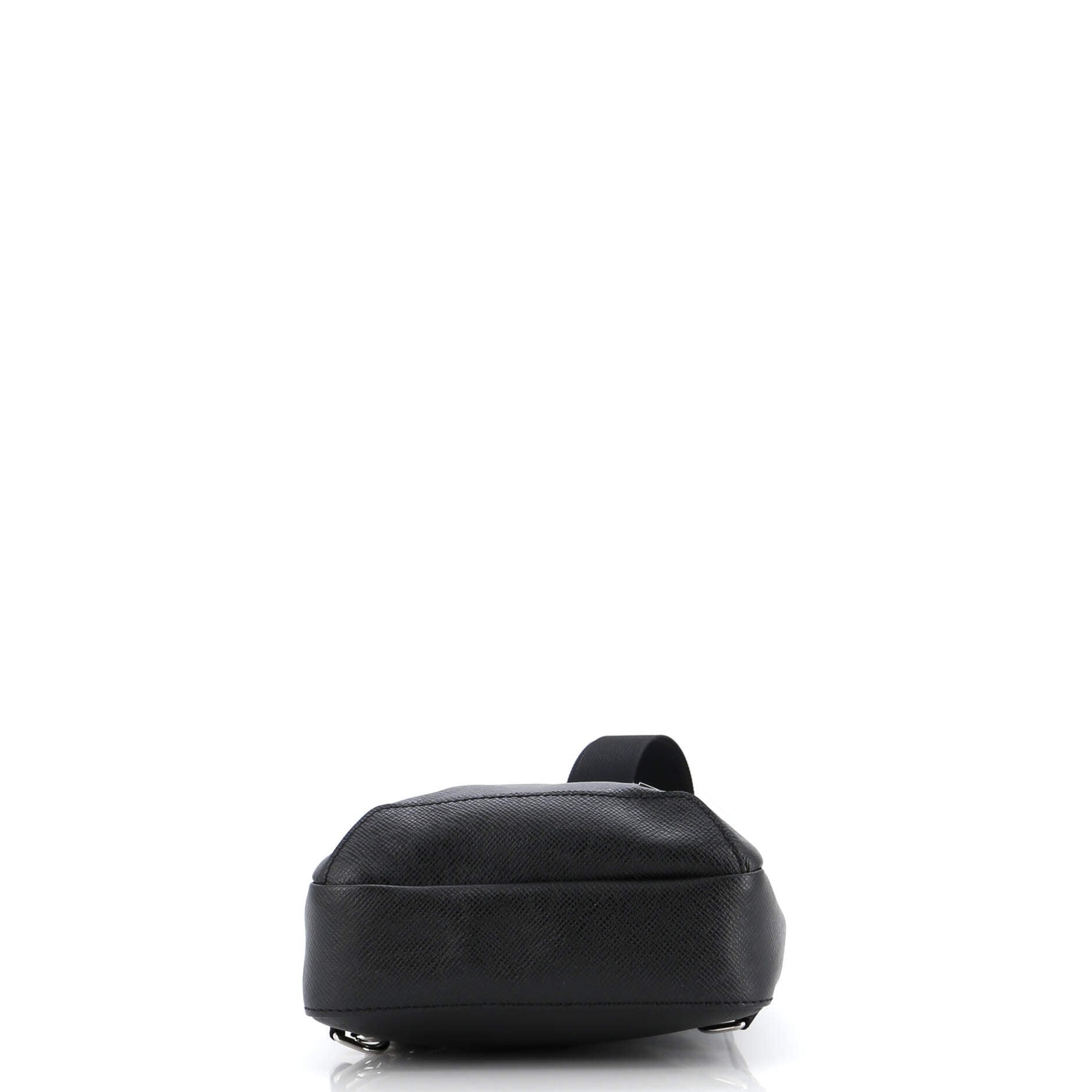 Louis Vuitton Avenue Sling Bag Taiga Leather