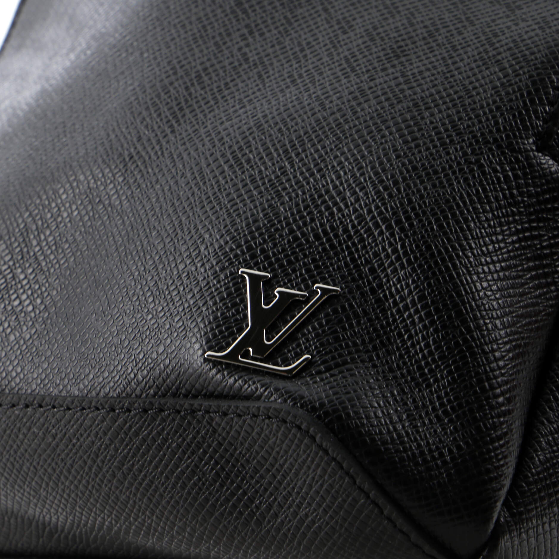 Louis Vuitton Avenue Sling Bag Taiga Leather