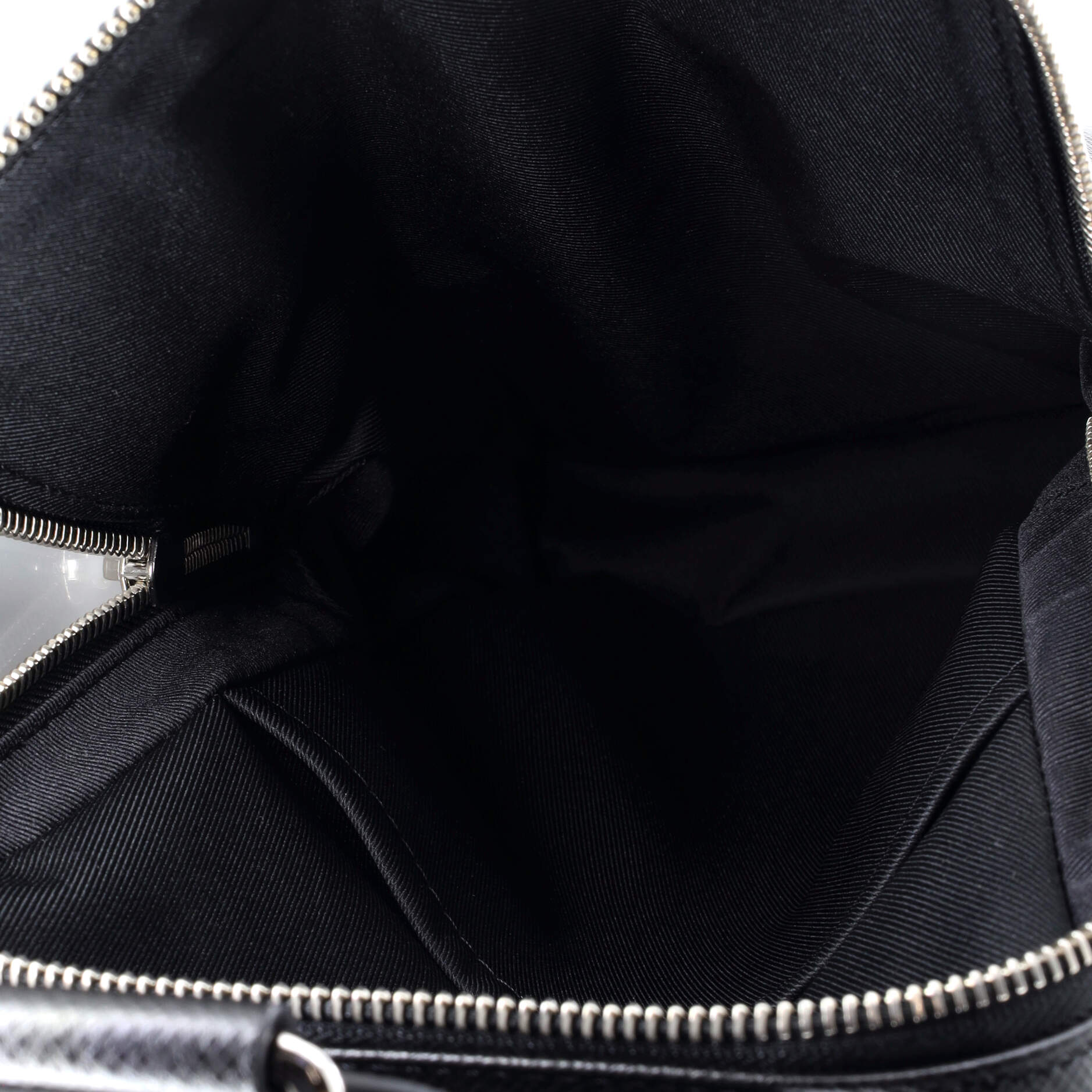 Louis Vuitton Avenue Sling Bag Taiga Leather