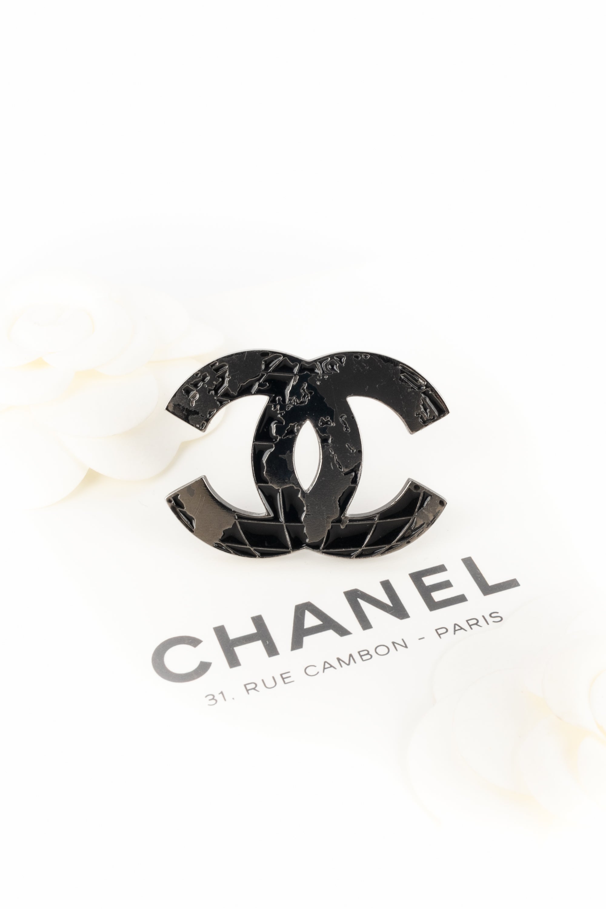 Broche cc Chanel