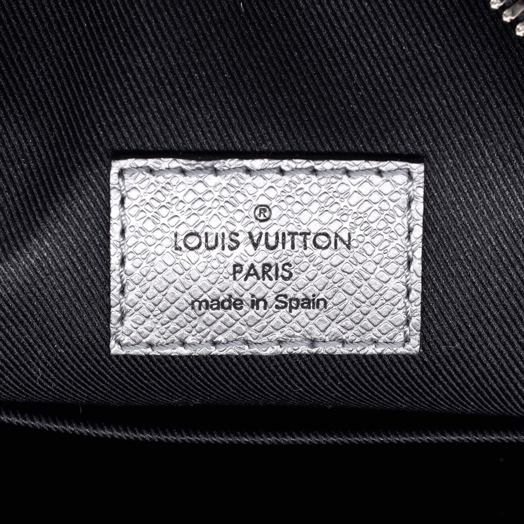 Louis Vuitton Outdoor Slingbag Monogram Taigarama