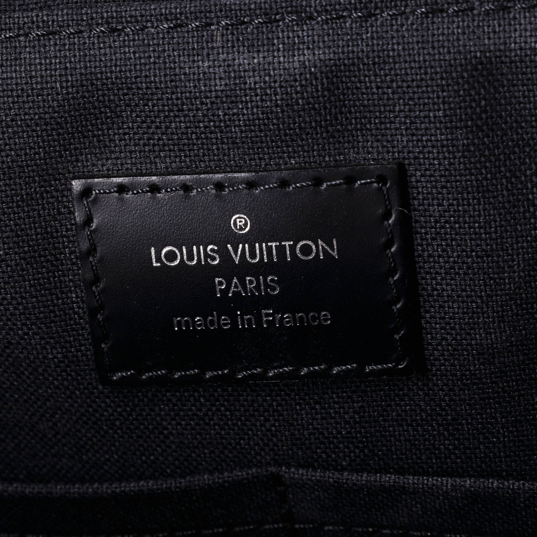 Louis Vuitton District Messenger Bag Damier Graphite PM