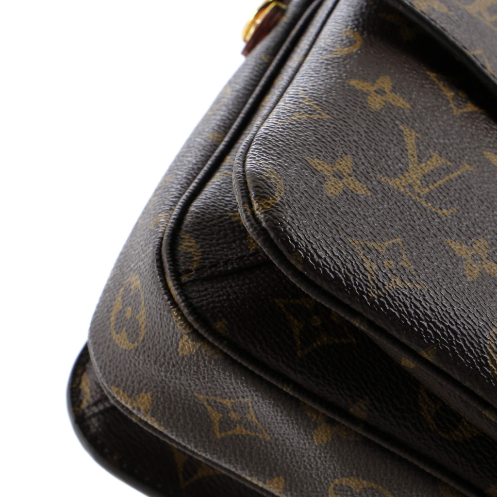 Louis Vuitton Pochette Metis Monogram Canvas