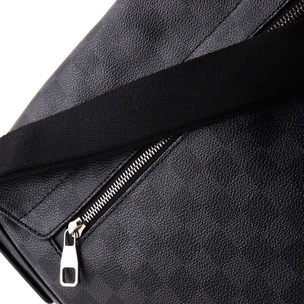 Louis Vuitton District Messenger Bag Damier Graphite MM