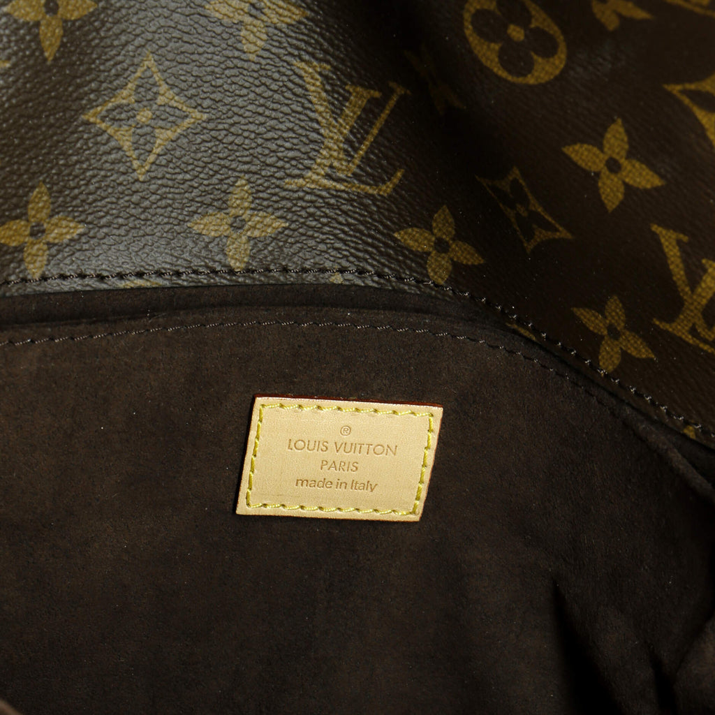 Louis Vuitton Pochette Metis Monogram Canvas