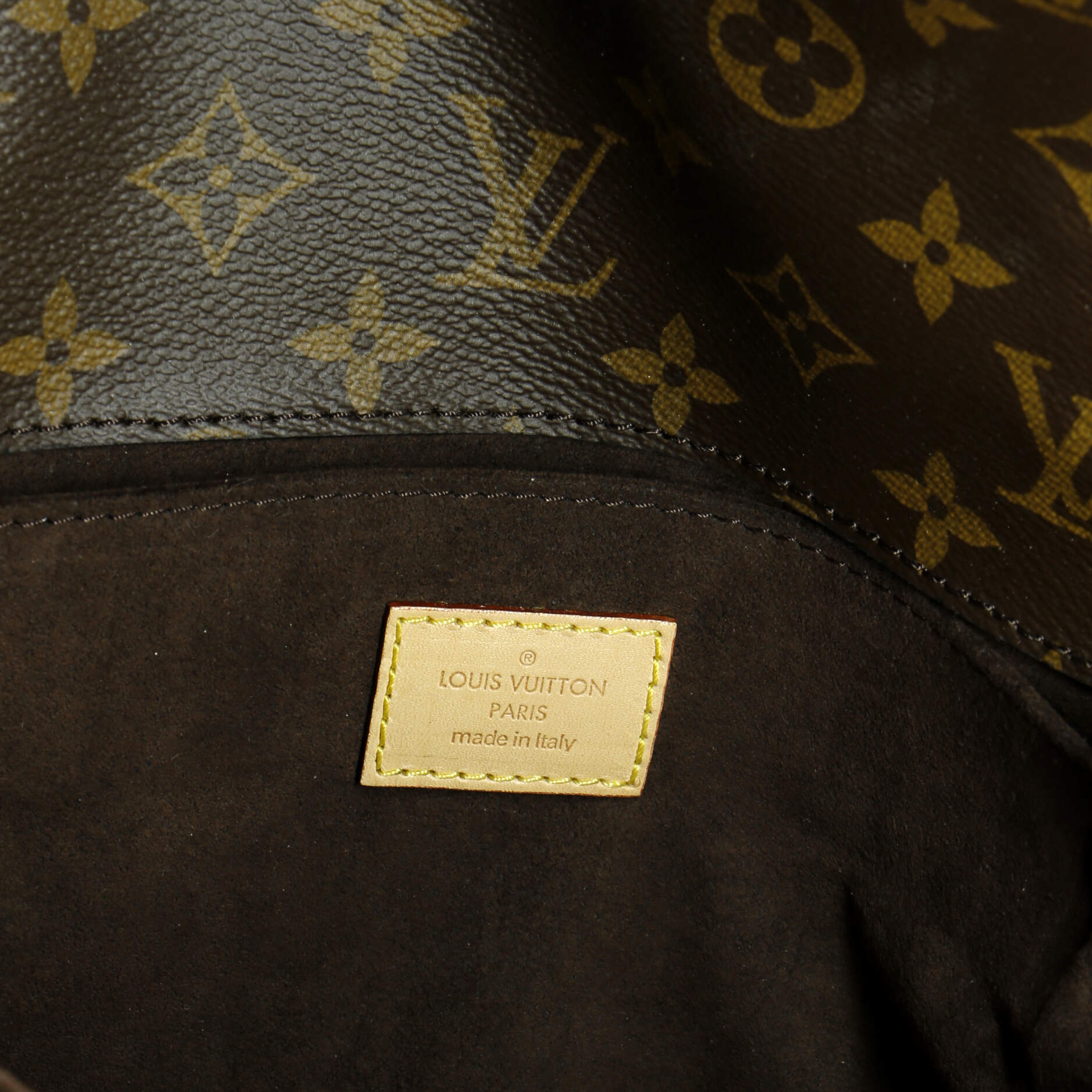 Louis Vuitton Pochette Metis Monogram Canvas