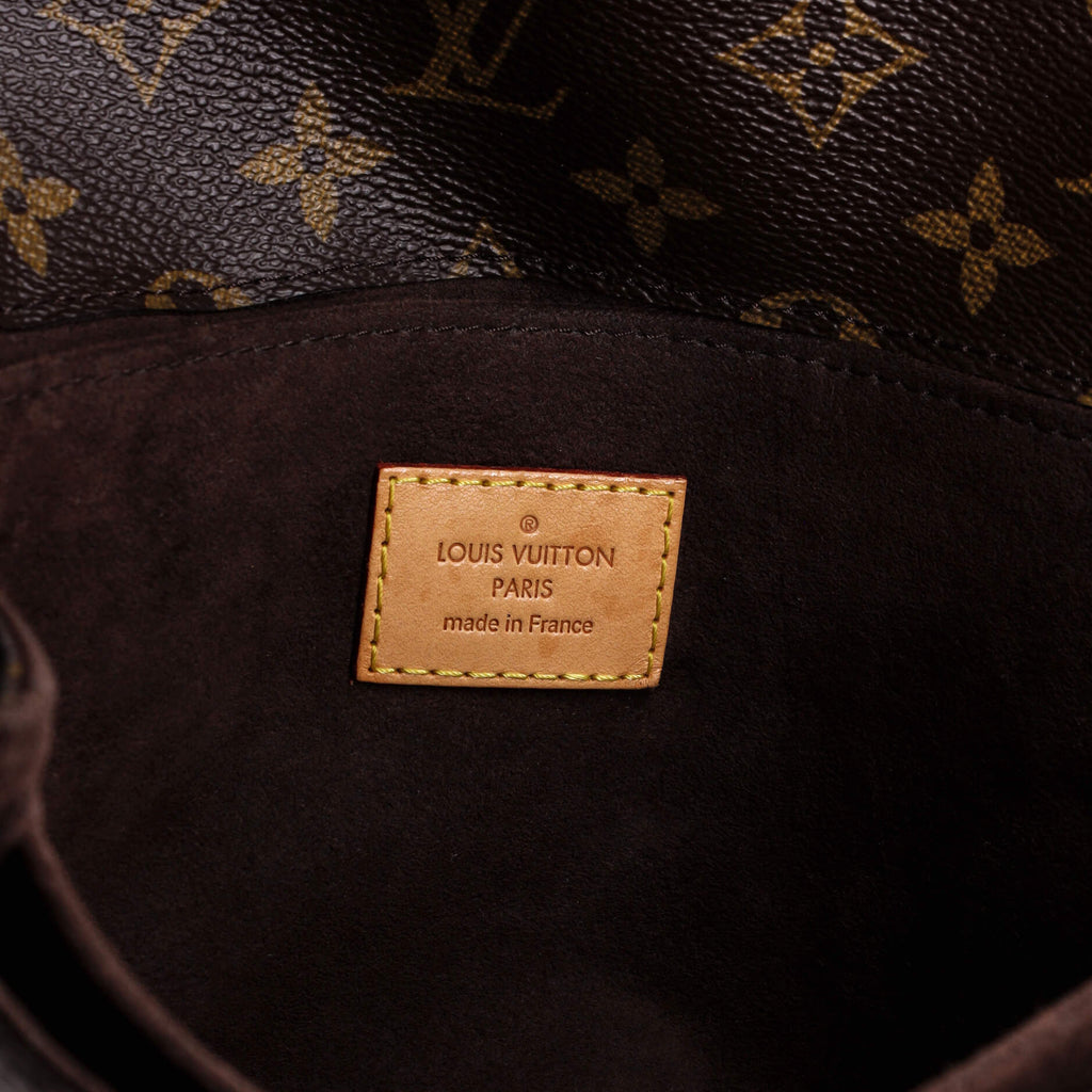 Louis Vuitton Pochette Metis Monogram Canvas