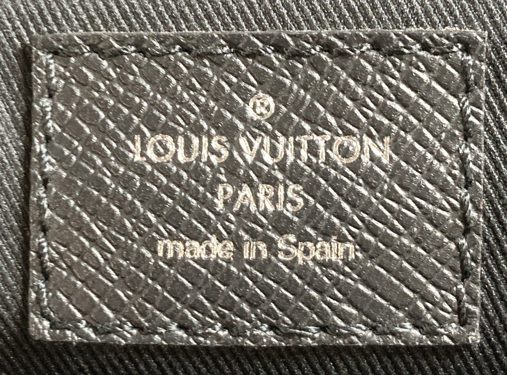 Louis Vuitton Messengerama Monogram Taigarama