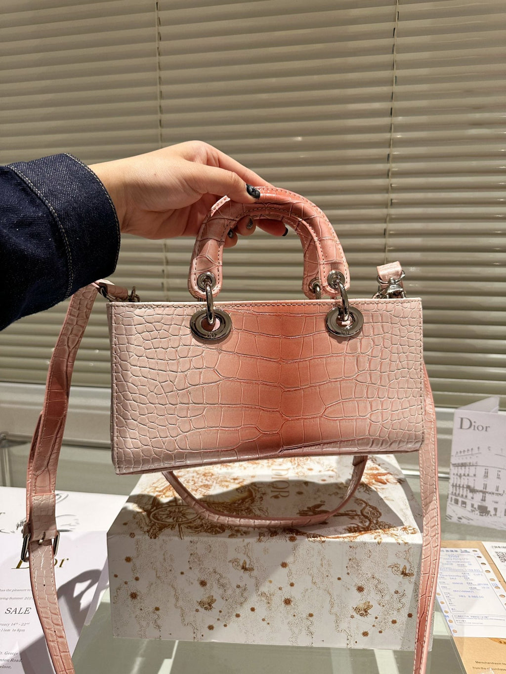 EN - Luxury Bags DIR 372