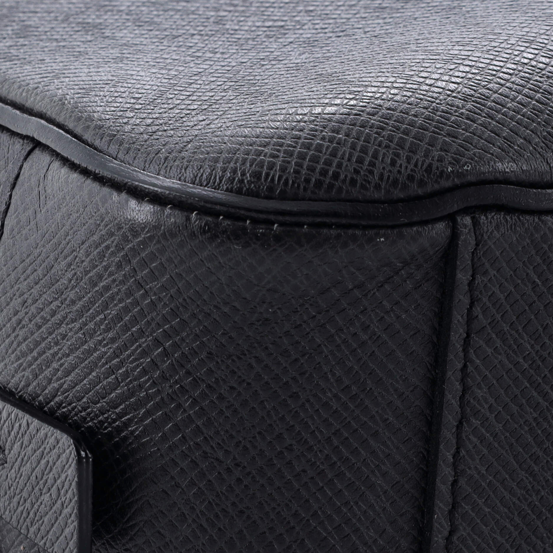 Louis Vuitton Neo Igor Briefcase Taiga Leather