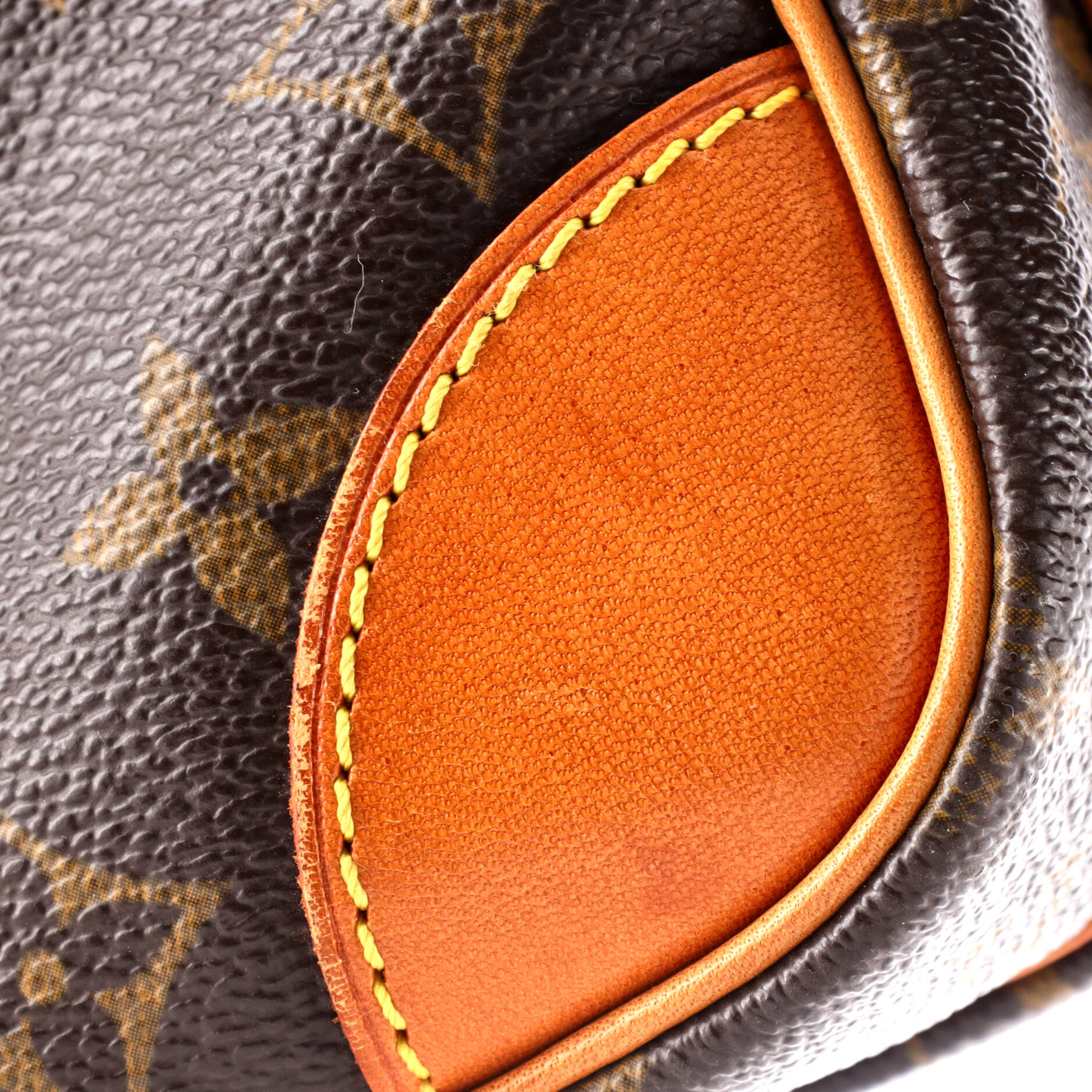 Louis Vuitton Nil Messenger Bag Monogram Canvas 28