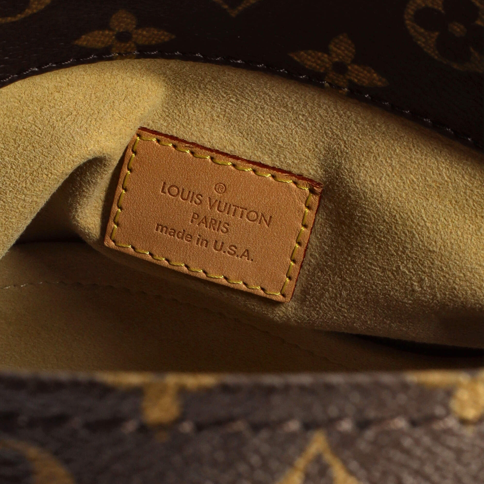 Louis Vuitton Artsy Handbag Monogram Canvas MM