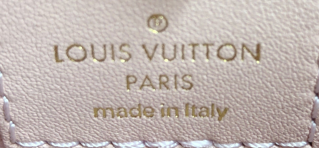 Louis Vuitton New Wave Chain Bag NM Quilted Leather MM