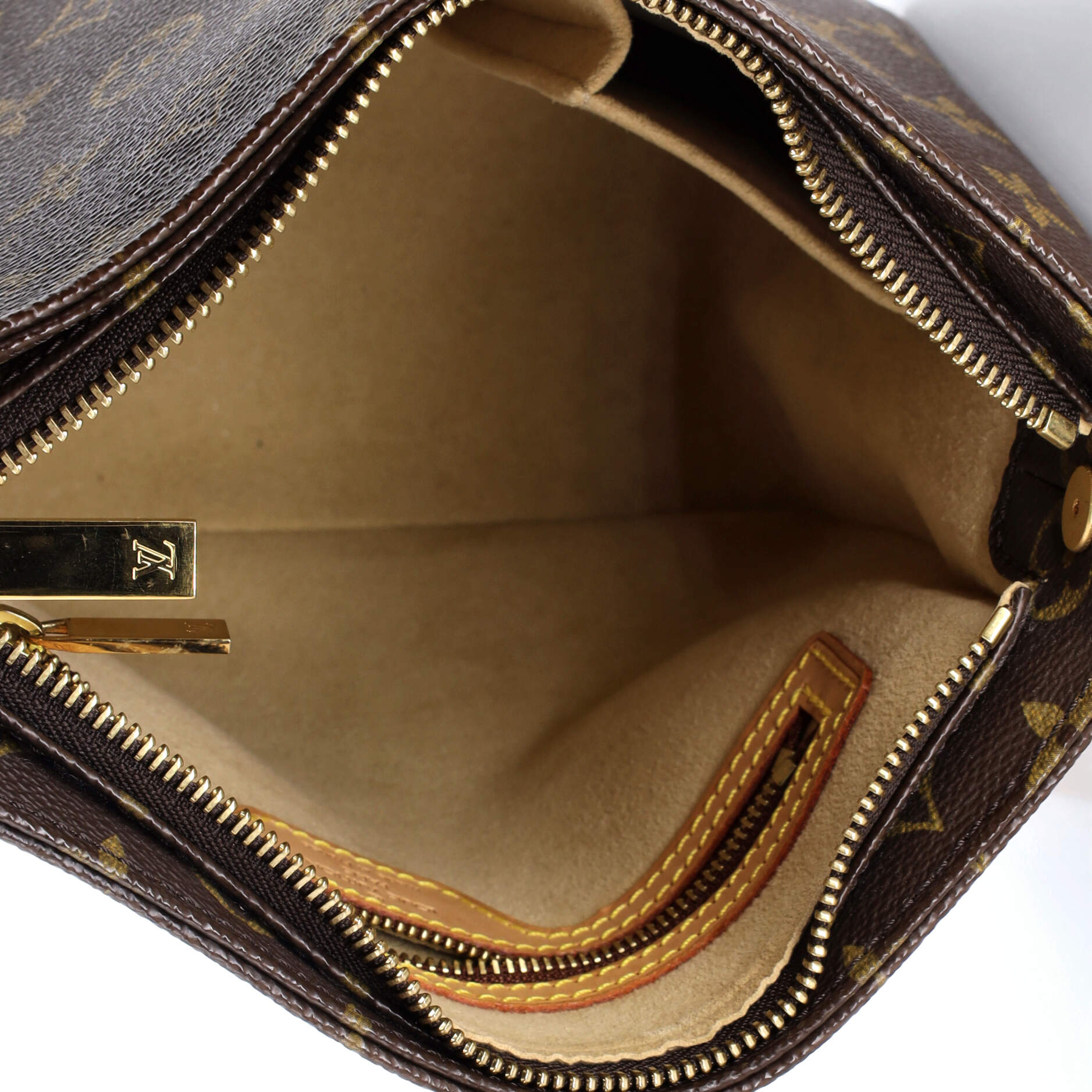 Louis Vuitton Looping Handbag Monogram Canvas MM