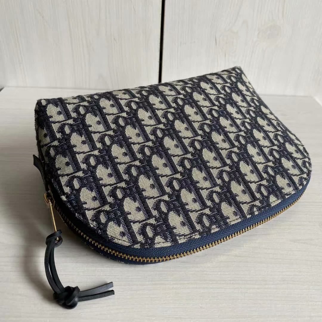 GLAMI Large GLAMI Oblique Beauty Bag Black For Women 9in/23cm CD