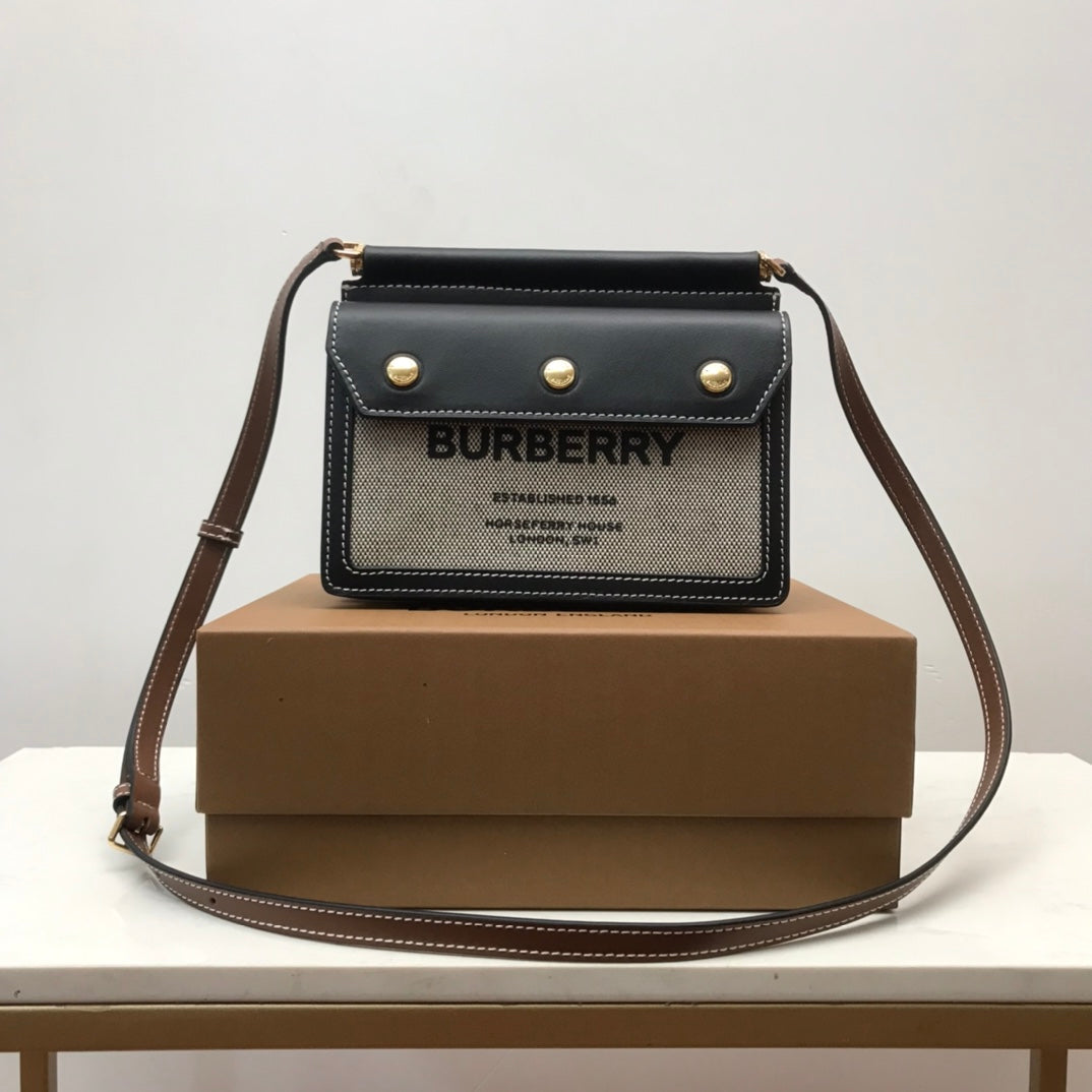 GLAMI Mini Horseferry Print Title Bag With Pocket Detail Black For Women, Bags 7.5in/19cm 80428521