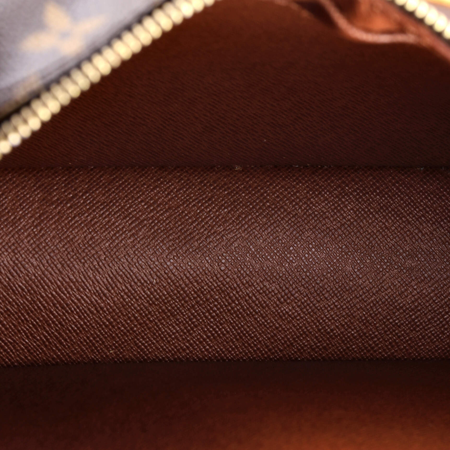 Louis Vuitton Nil Messenger Bag Monogram Canvas 28