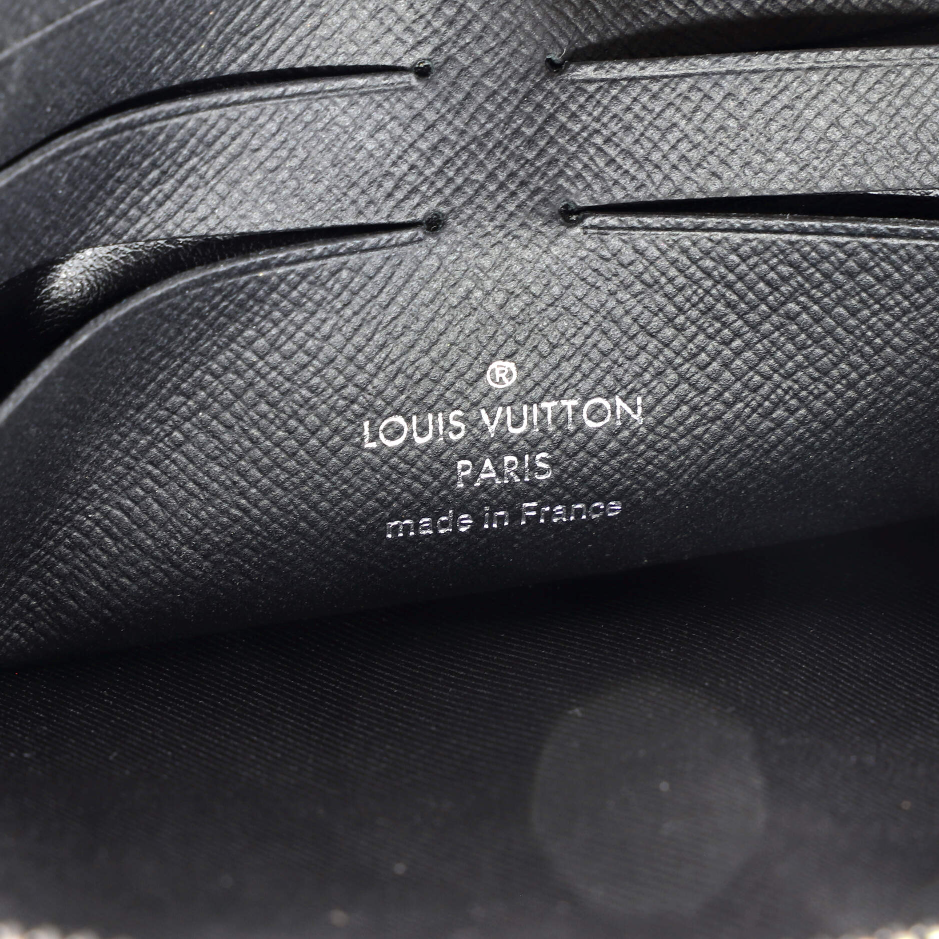 Louis Vuitton Pochette Voyage NM Taiga Leather MM