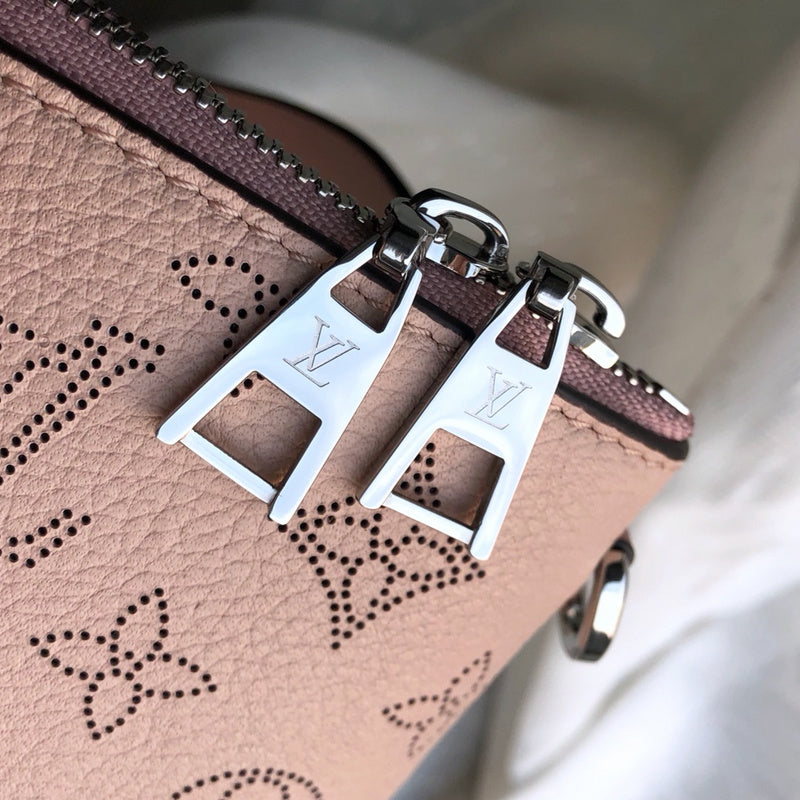 LOV2 Bags - Luxurious Bags  2611