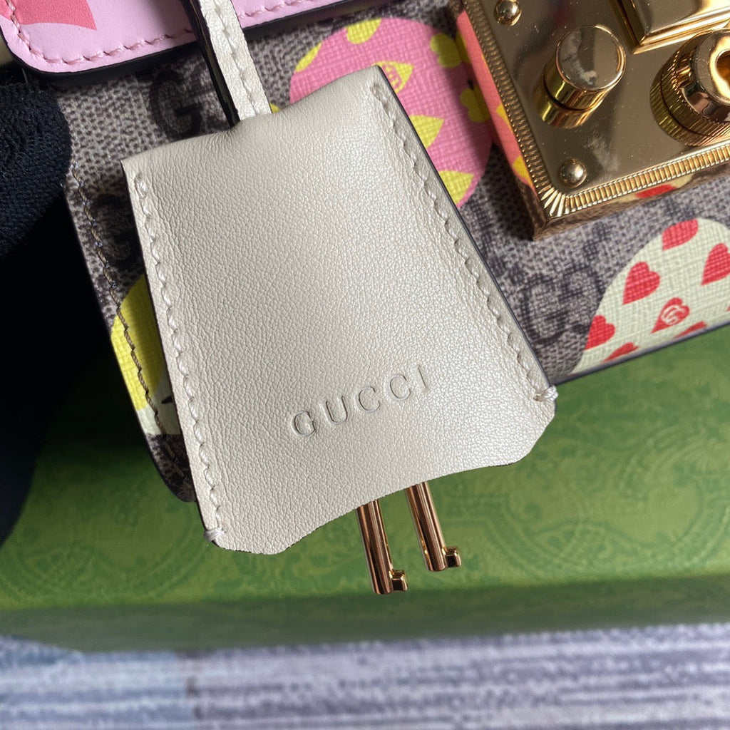 gg Padlock Small gg Strawberry Shoulder Bag Beige For Women, Women’s Bags 7.9in/20cm gg