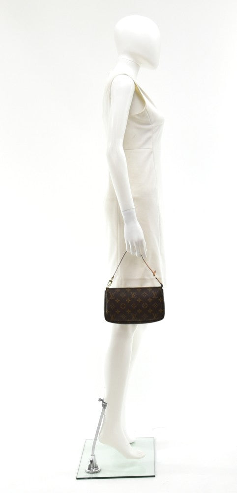 Louis Vuitto Pochette Accessoires Monogram Canvas Bag