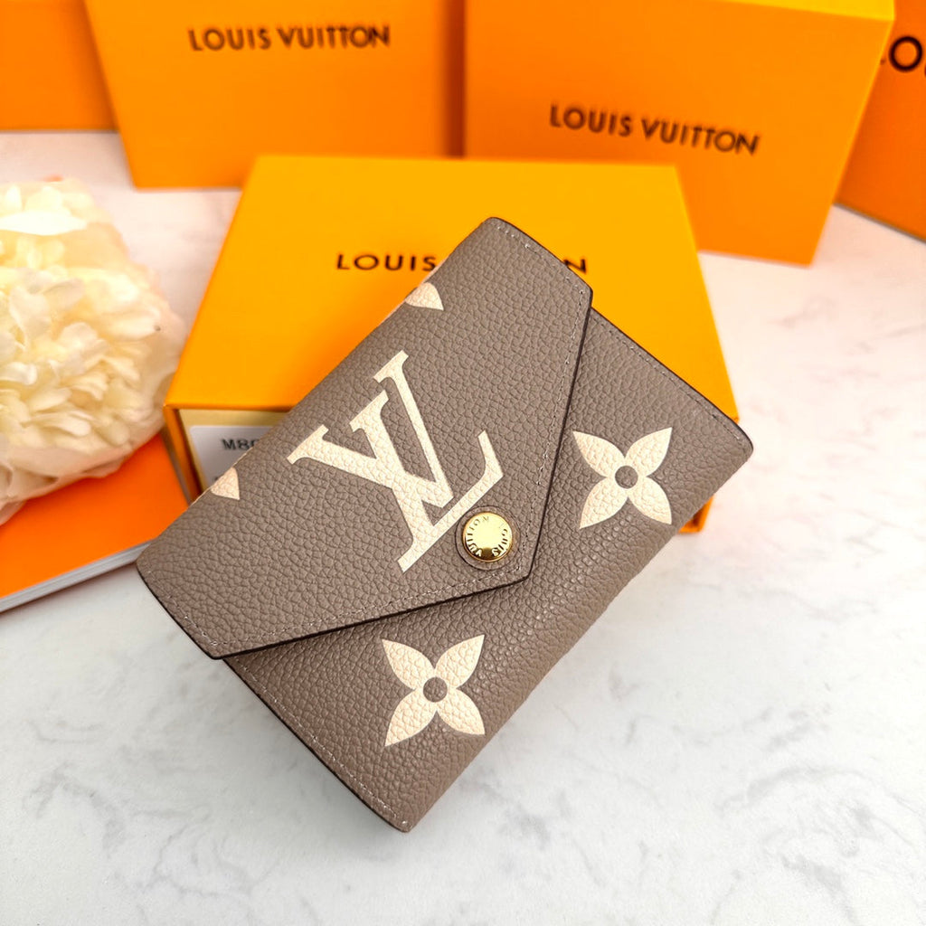 EN - New Arrival Wallet LUV 136