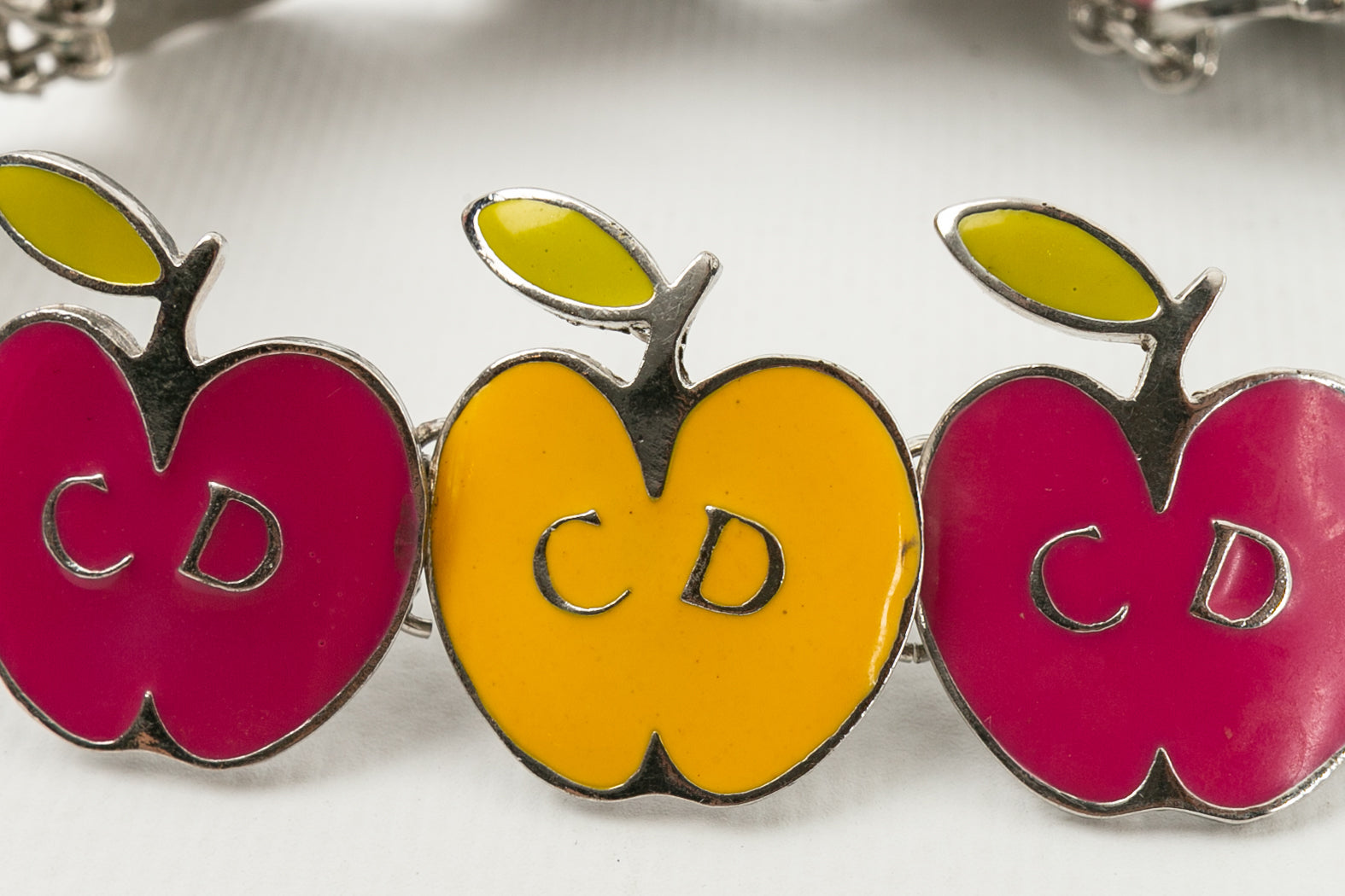 Collier court ÃƒÆ’Ã‚Â©maillÃƒÆ’Ã‚Â© Dior