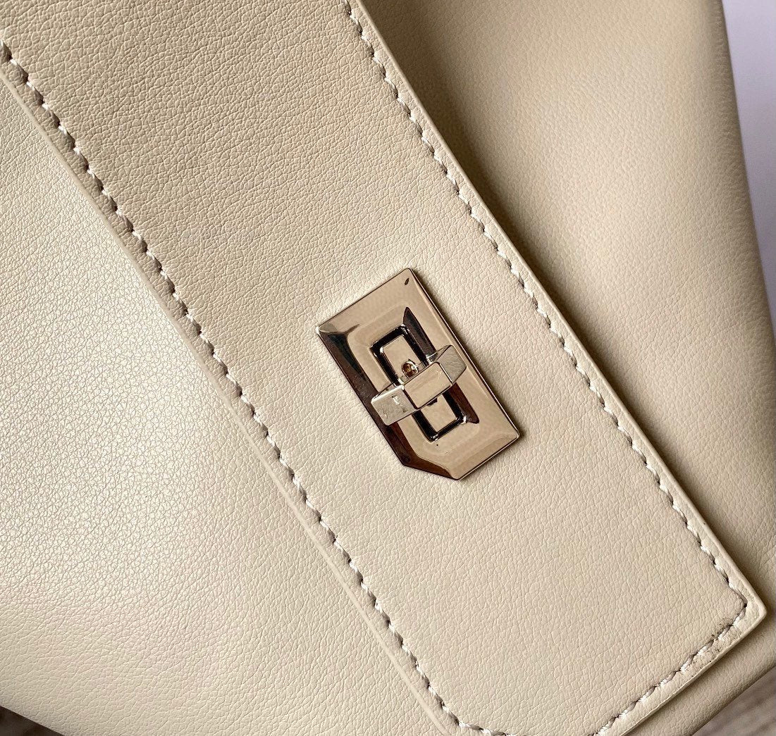 gv Small Antigona Soft Bag Beige For Women, Handbags, Shoulder Bags 17.7in/45cm GVCÃ‚Â 
