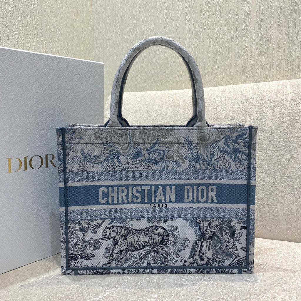 GLAMI MeGLAMIum Book Tote Blue Toile de Jouy Reverse Embroidery, Blue, For Women WomenÃ¢â‚¬â„¢s Handbags, Shoulder Bags, 36cm CD M1296ZRGO_M928