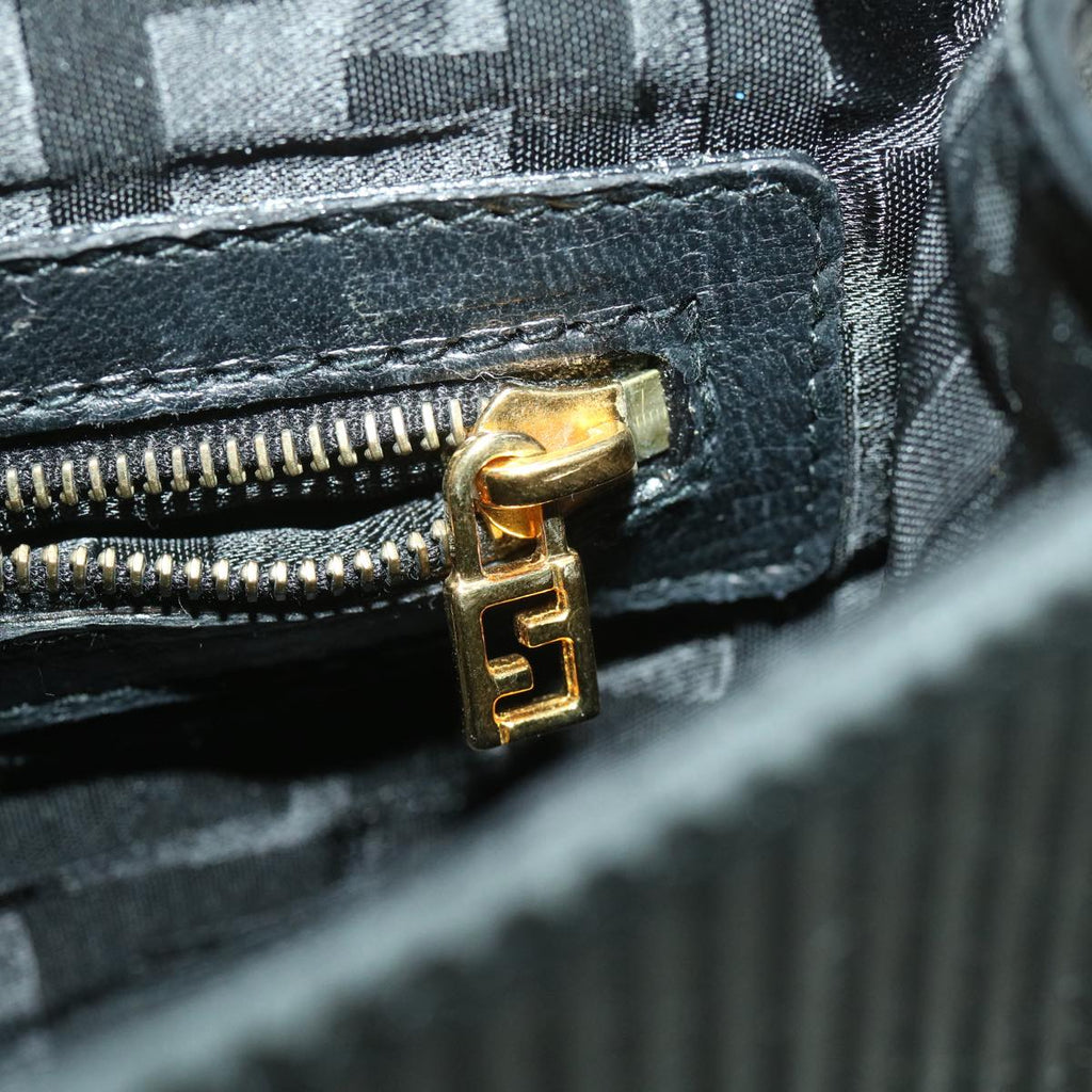FENDI Shoulder Bag Leather Black 34011