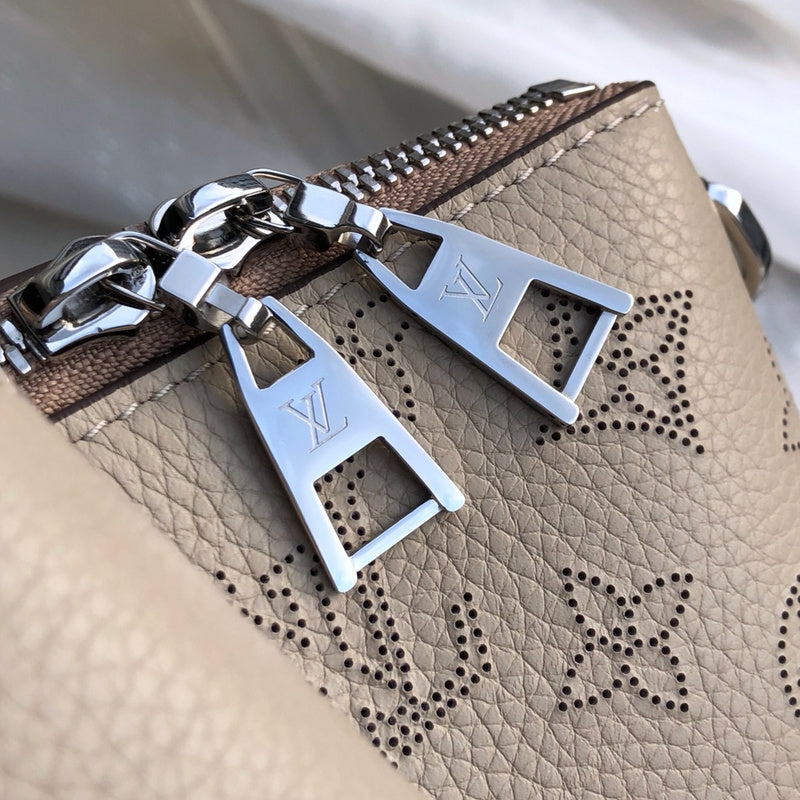 LOV2 Bags - Luxurious Bags  2610
