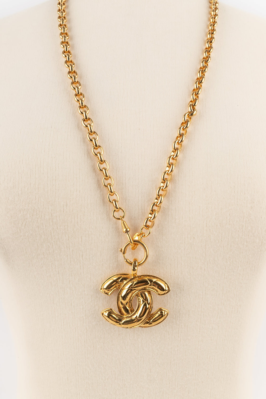 Collier cc Chanel