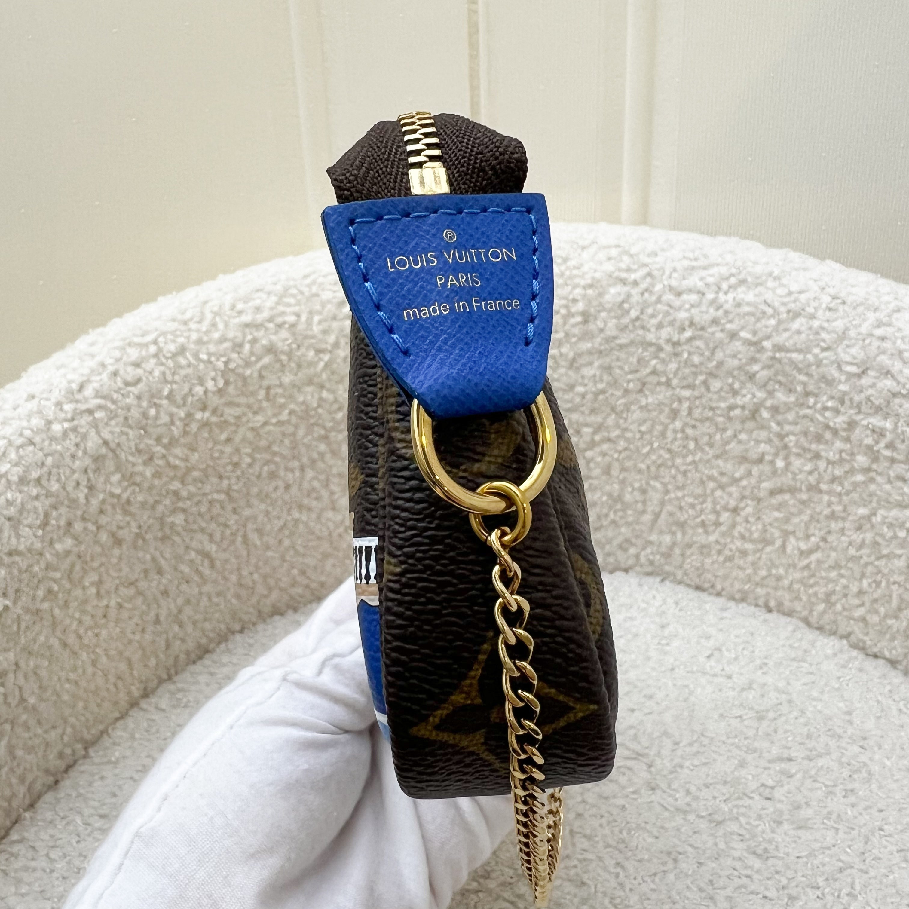 LV Mini Pochette Christmas 2019 Vivienne in Venice Monogram Canvas GHW