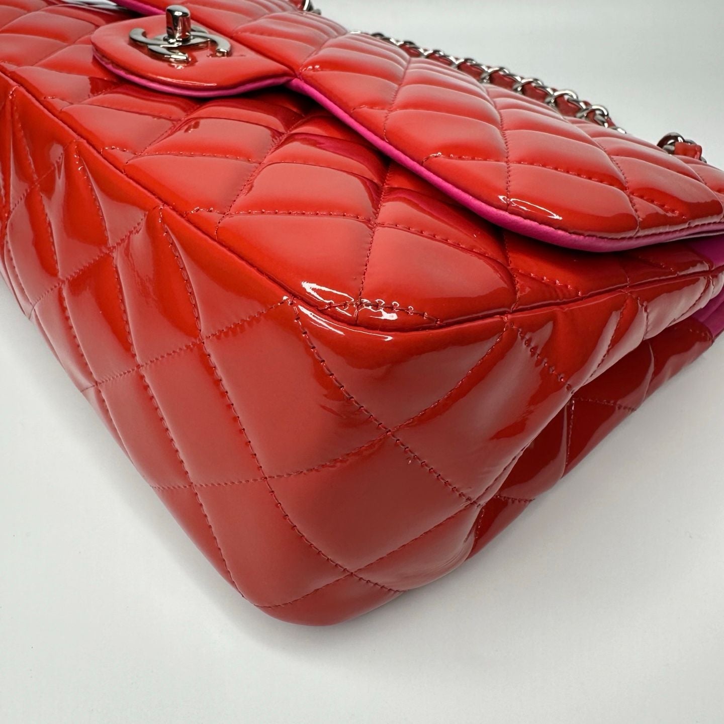 Preloved Chanel classic flap bag patent leather red -NG102764