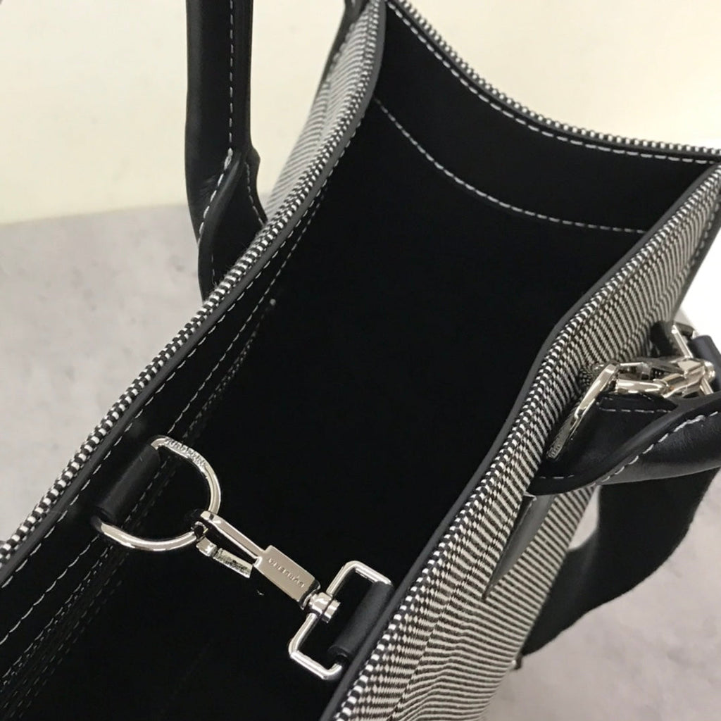 GLAMI Horseferry Print Cotton Canvas Tote Black/Grey For Women, WomenÃ¢â‚¬â„¢s Bags, Shoulder And Crossbody Bags 14in/ 35.5cm BUR 80508141